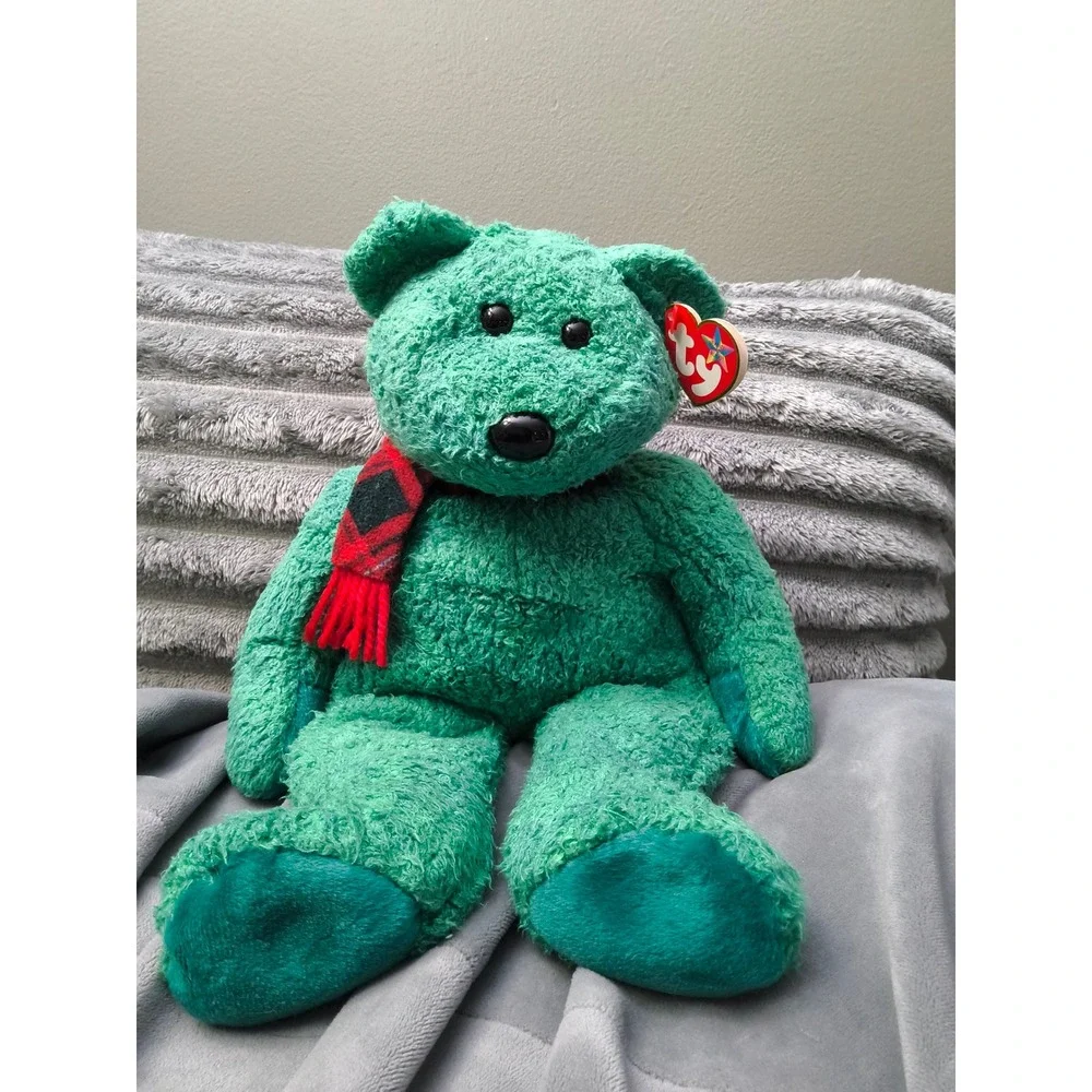 NWT Wallace the Green Scottish Bear, a retired Ty Beanie Buddy